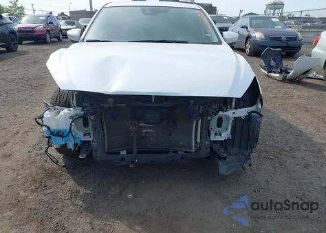 2018 Mazda Mazda3 Sport из США, поврежденный, VIN 3MZBN1U7XJM197018